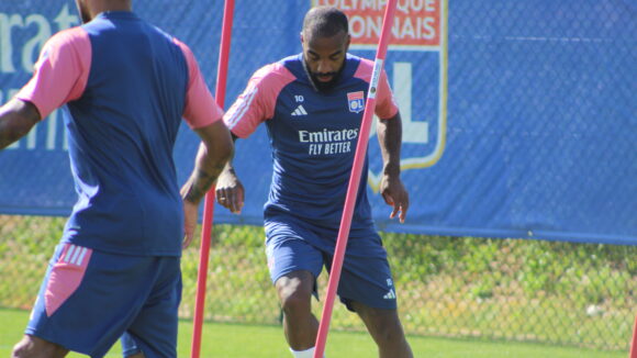 Alexandre Lacazette, attaquant et capitaine de l'OL à l'entraînement