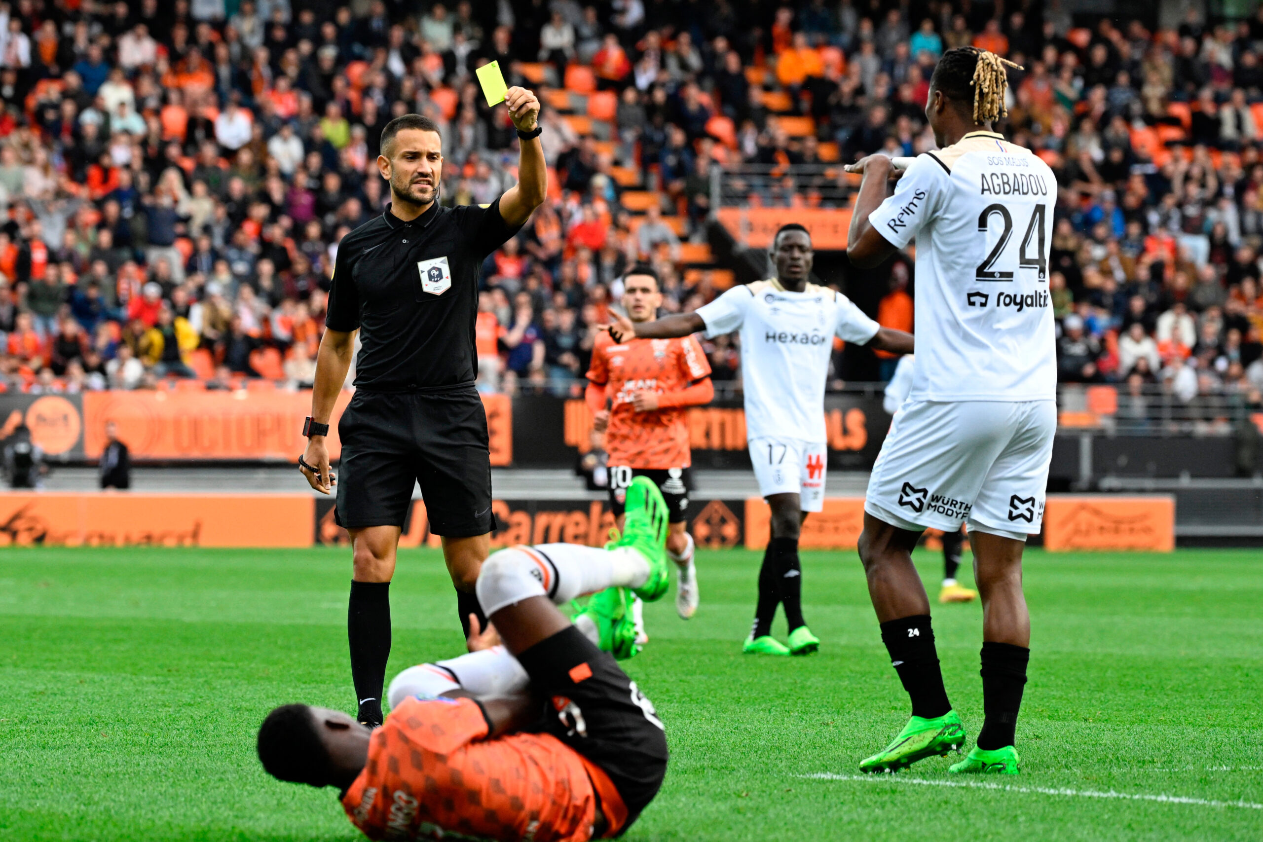 Ligue 1 : Mathieu Vernice arbitrera OL thumbnail
