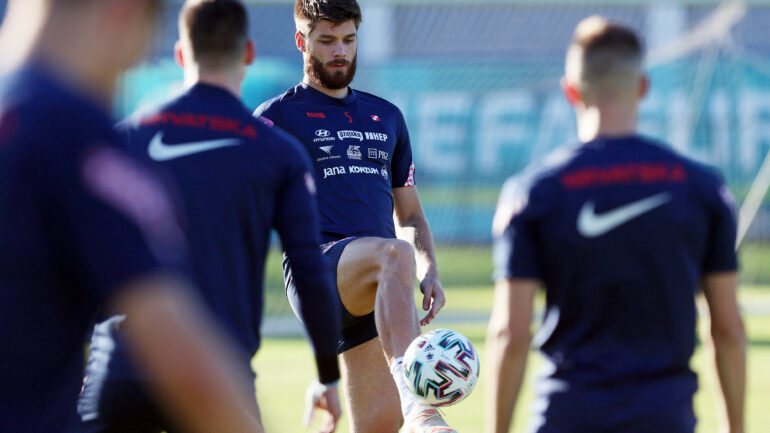 Duje Caleta-Car avec la Croatie lors de l'Euro 2020