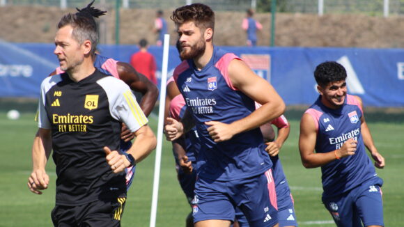 Duje Caleta-Car à l'entraînement de l'OL