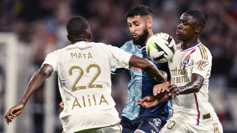 Clinton Mata et Saël Kumbedi lors d'OL - Le Havre