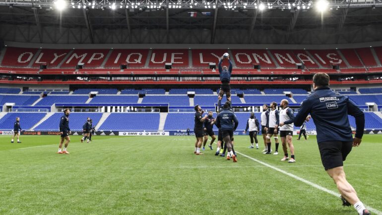 Le XV de France lors d'un entraînement au Parc OL en 2017