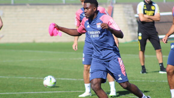 Ernest Nuamah à l'entraînement de l'OL