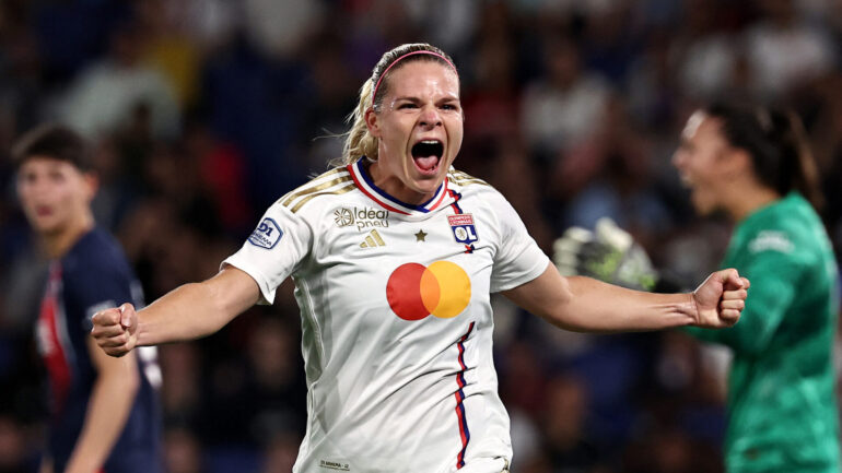 Eugénie Le Sommer buteuse lors de PSG - OL