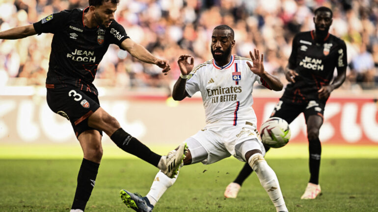 Alexandre Lacazette lors d'OL - Lorient