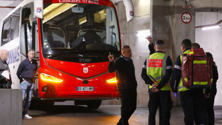 Le bus de l'OL caillassé avant le match contre l'OM