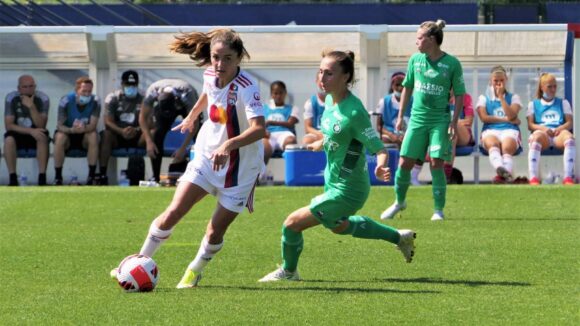 Daniëlle van de Donk lors du derby OL - Saint-Etienne