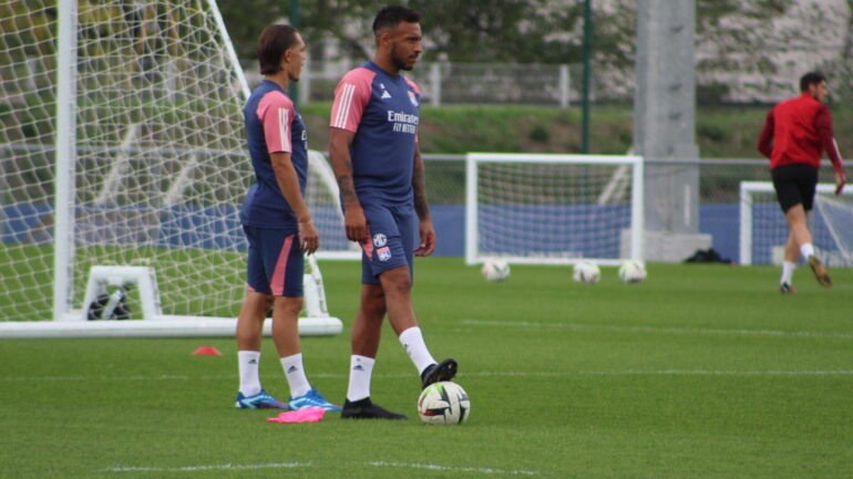 Maxence Caqueret et Corentin Tolisso à l'entraînement de l'OL