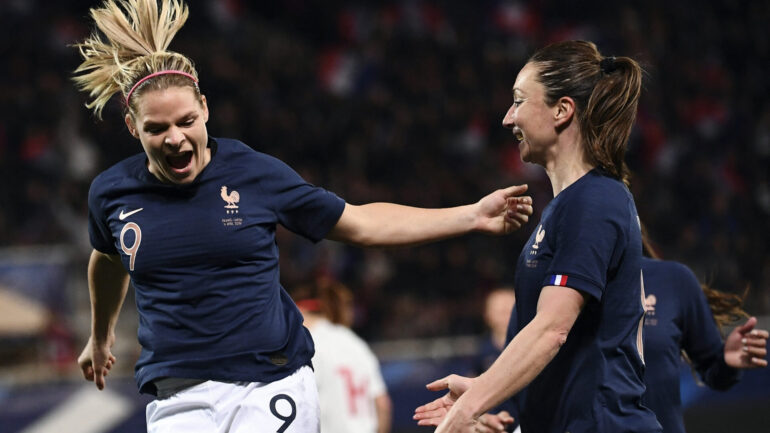 Eugénie Le Sommer et Gaëtane Thiney, anciennes coéquipières en équipe de France et adversaire lors de Paris FC - OL