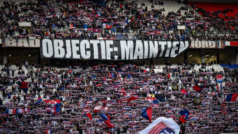 La banderole des supporters lyonnais lors d'OL - Metz