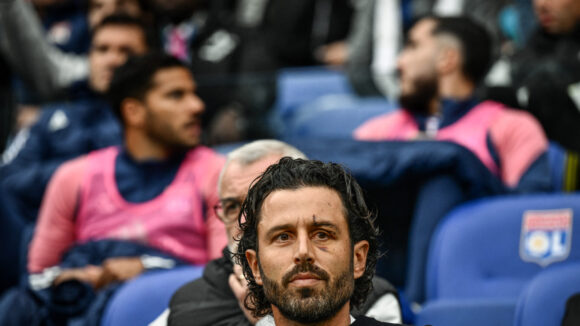 Fabio Grosso sur le banc lors d'OL - Metz