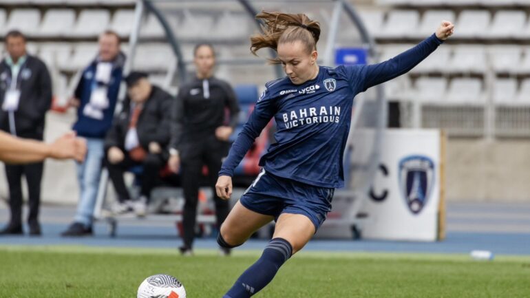 Julie Dufour, attaquante du Paris FC