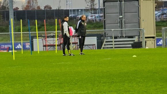 Pierre Sage à l'entraînement de l'OL