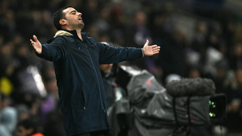 Carles Martinez Novell durant le match de Ligue Europa de Toulouse