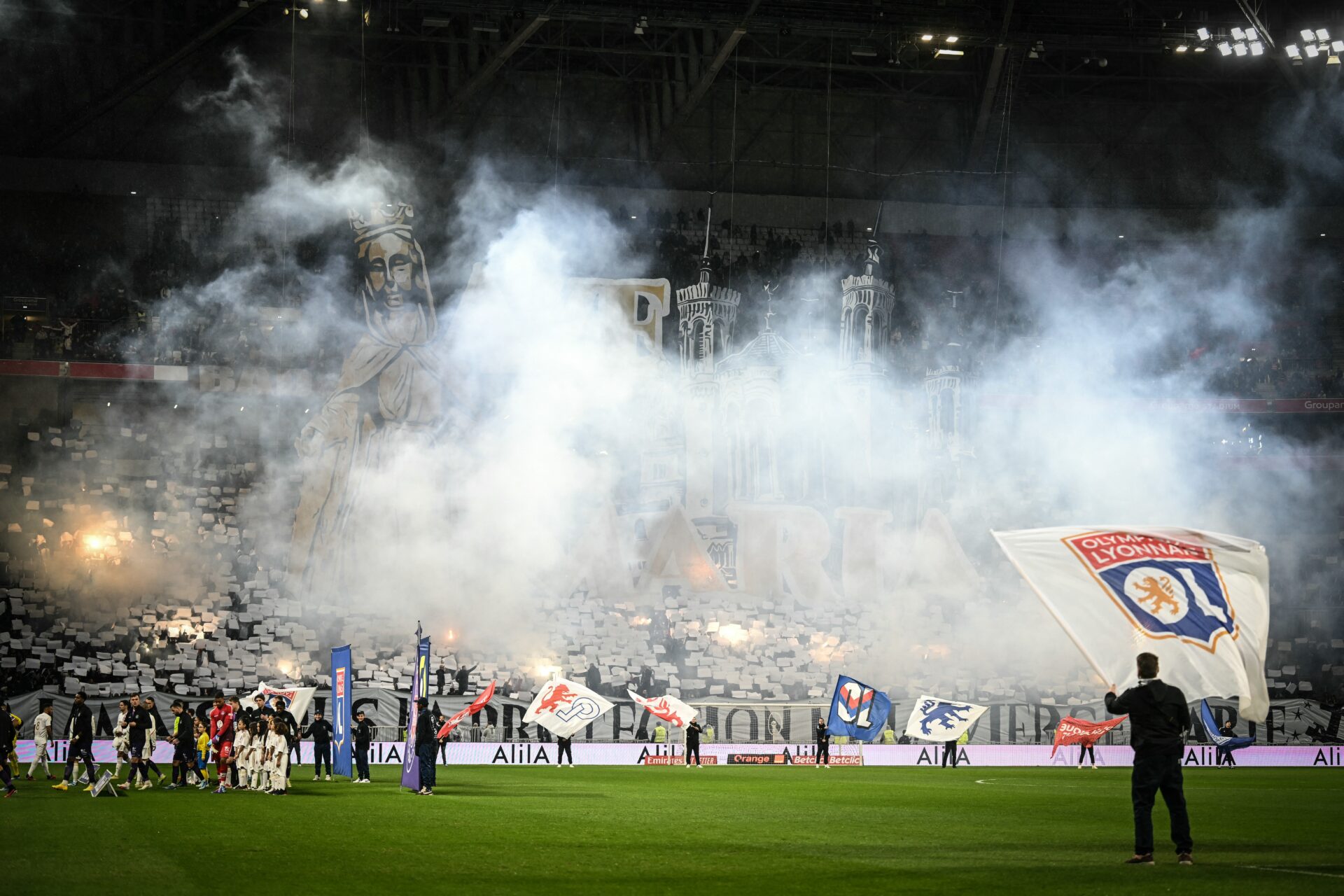 Les supporters du Virage Nord lors d'OL - Toulouse