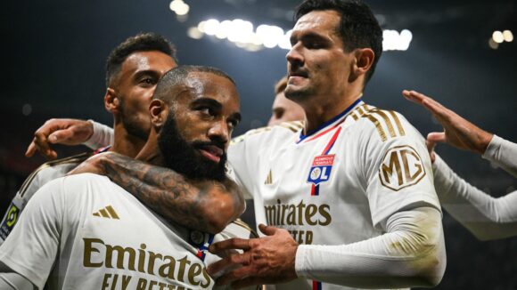 Corentin Tolisso, Alexandre Lacazette et Dejan Lovren lors d'OL - Toulouse