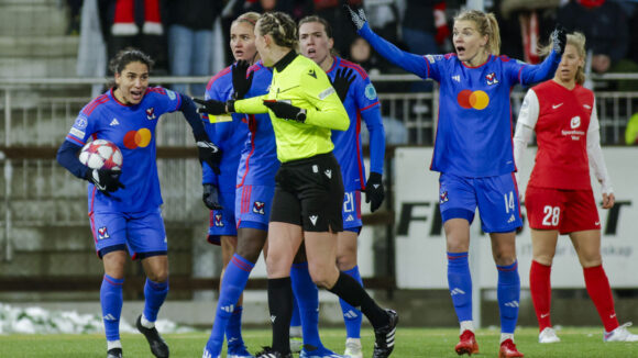 Les joueuses de l'OL remontées après le rouge reçu par Lindsey Horan contre Brann.