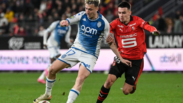 Aleksandr Golovin (Monaco) et Enzo Le Fée (Rennes)