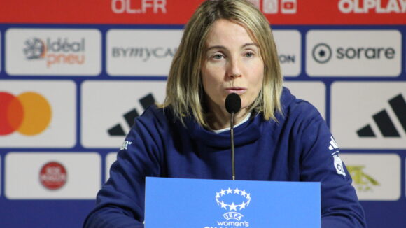 Sonia Bompastor lors de la conférence d'OL - Brann