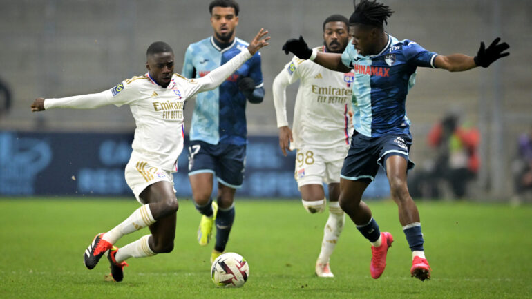 Saël Kumbedi (OL) contre Le Havre
