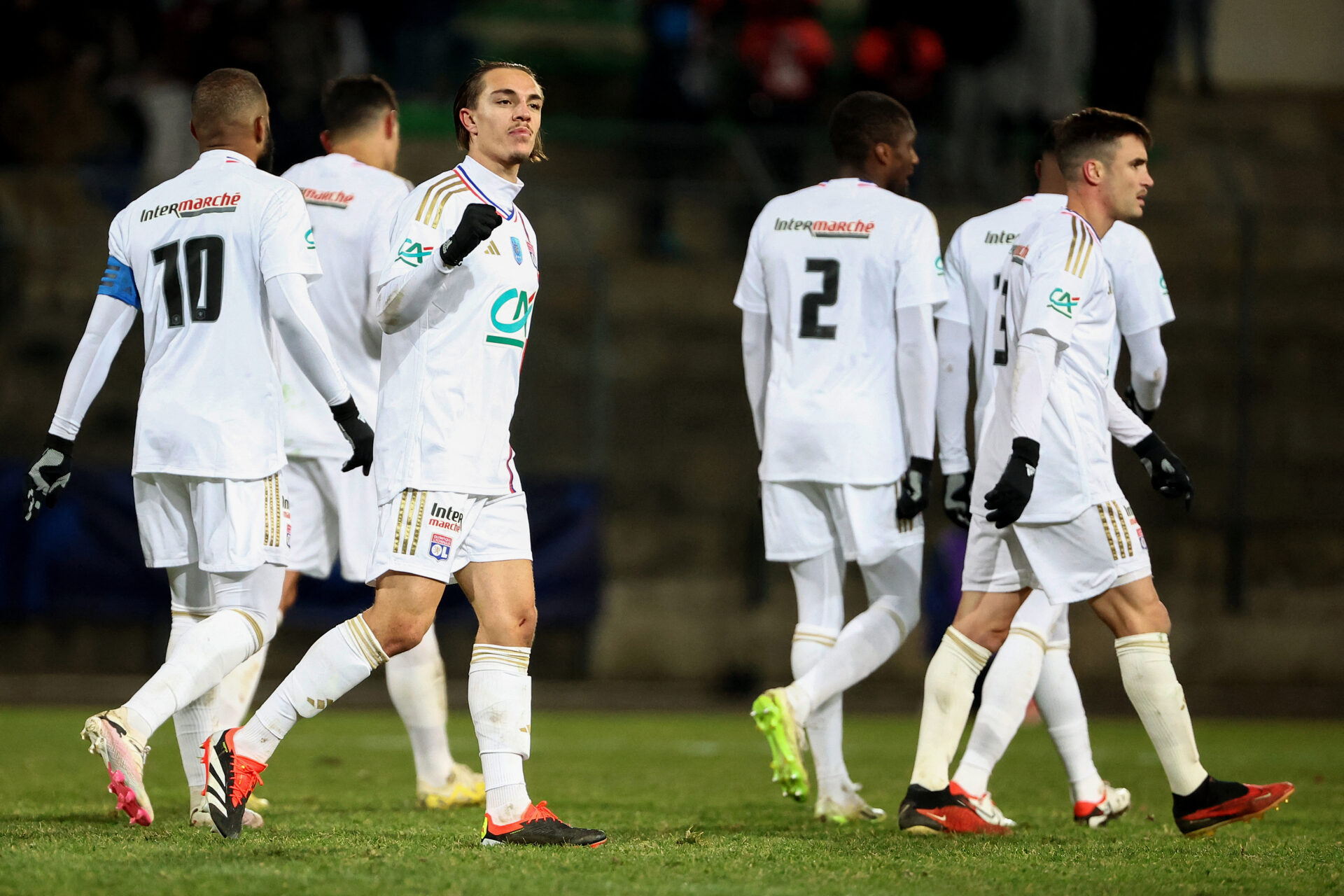 Maxence Caqueret célébrant son but avec l'OL contre Bergerac