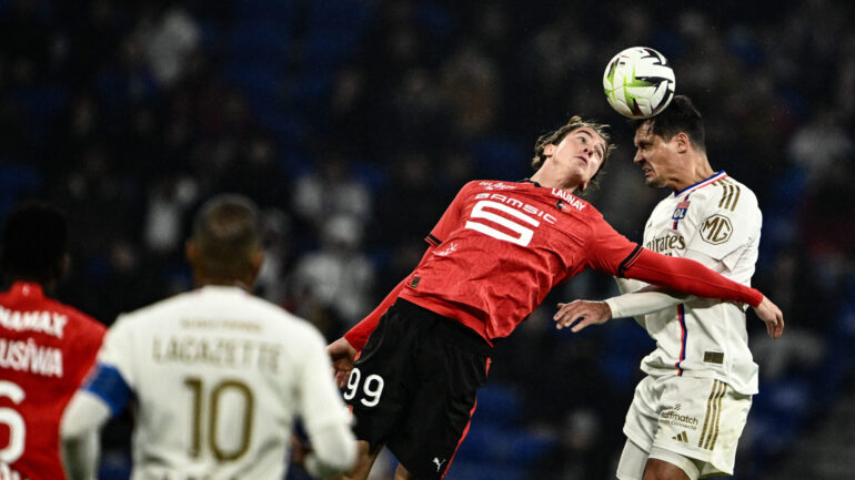 Dejan Lovren (OL) contre Rennes