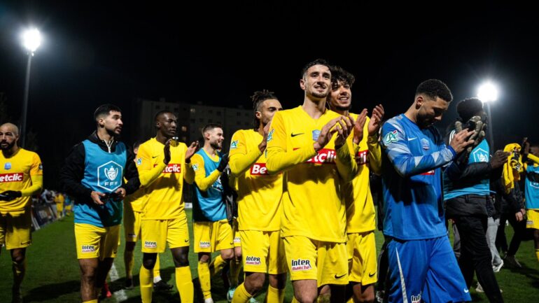 La joie des joueurs de Saint-Priest après la qualification en Coupe de France