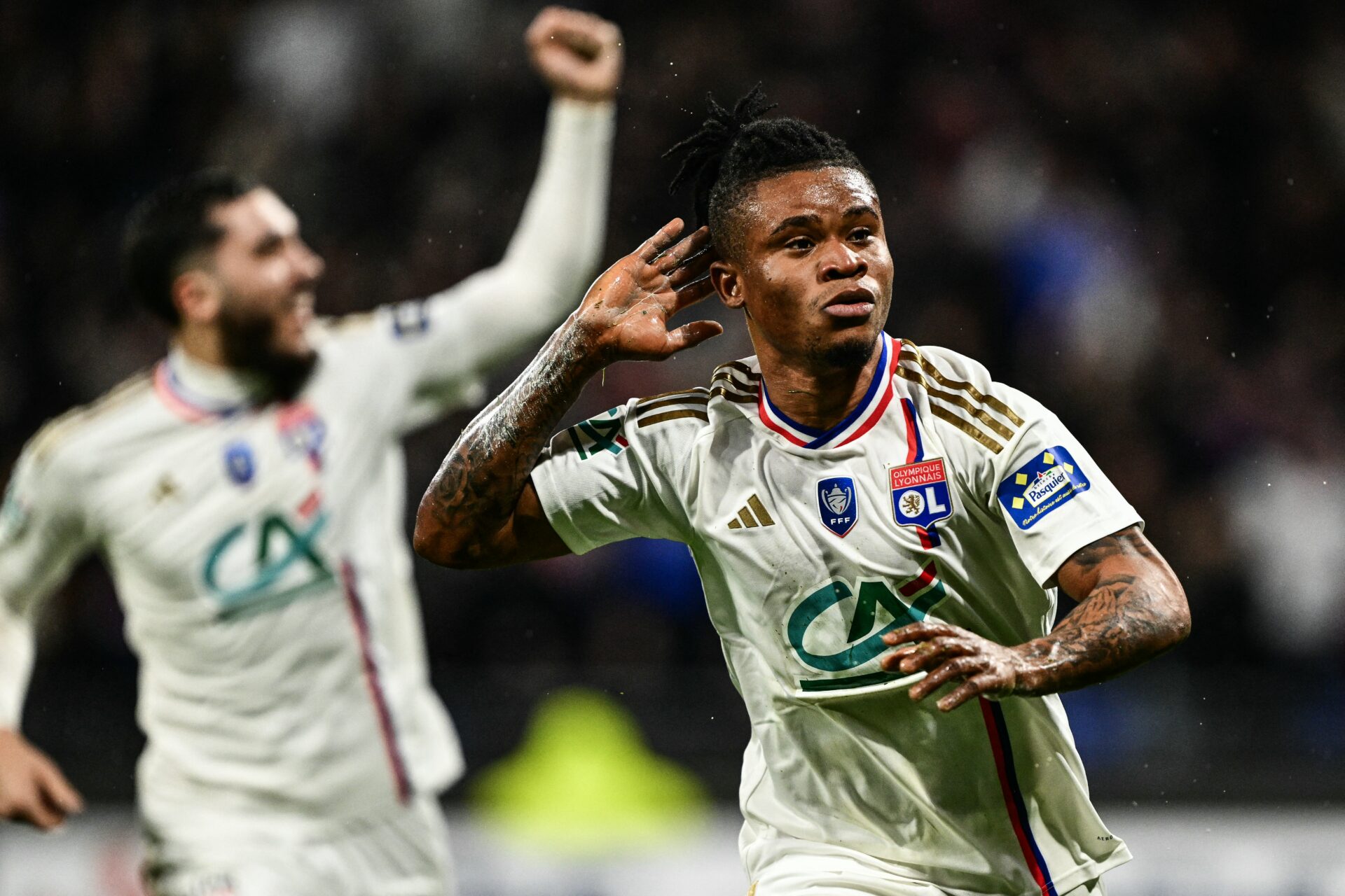 Gift Orban buteur lors d'OL - Lille en Coupe de France