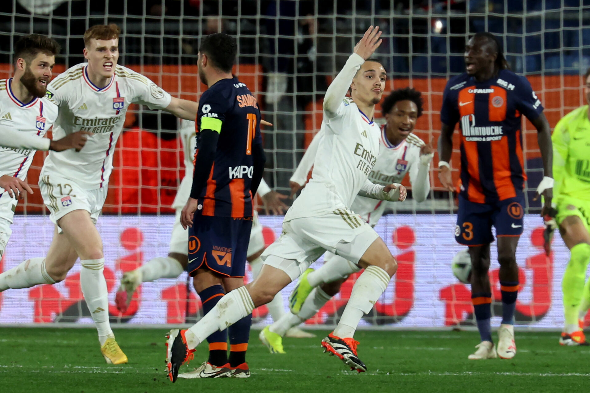Maxence Caqueret célébrant son but lors de Montpellier - OL