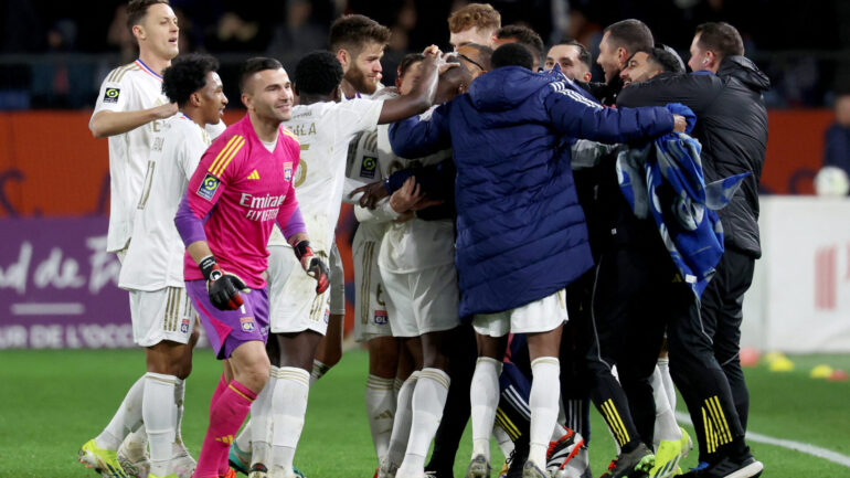 La joie des joueurs de l'OL après la victoire à Montpellier