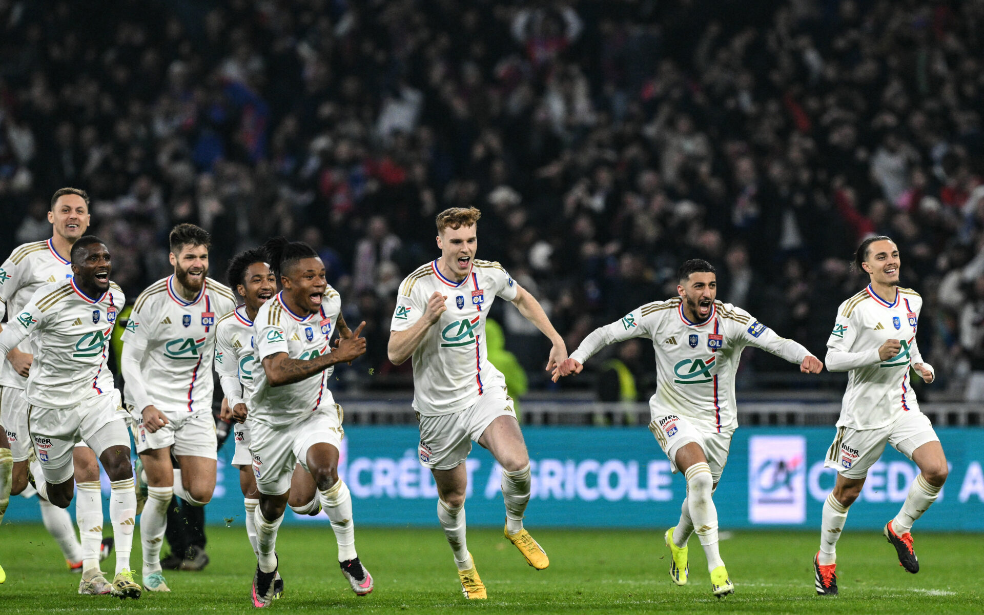 L'OL affrontera Valenciennes en demi-finale de la Coupe de France : une marche de plus vers la finale attendue thumbnail