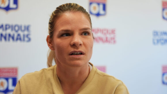 Eugénie Le Sommer, attaquante de l'OL, lors de son entretien avec Olympique-et-Lyonnais