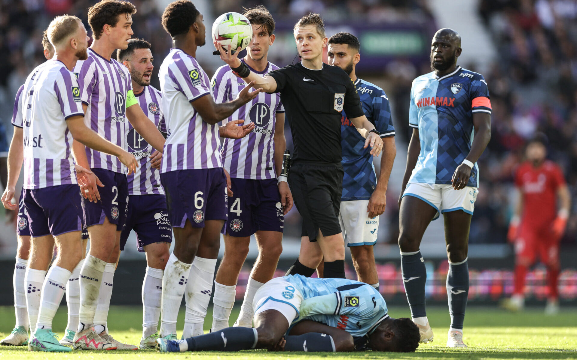 L'arbitre Marc Bollengier lors du match Toulouse - Le Havre