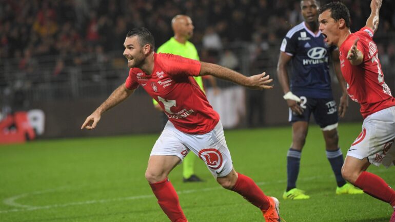 Yoann Court, ancien joueur formé à l'OL et passé notamment par Brest