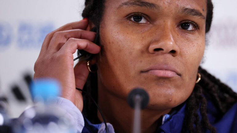 Wendie Renard en conférence de presse