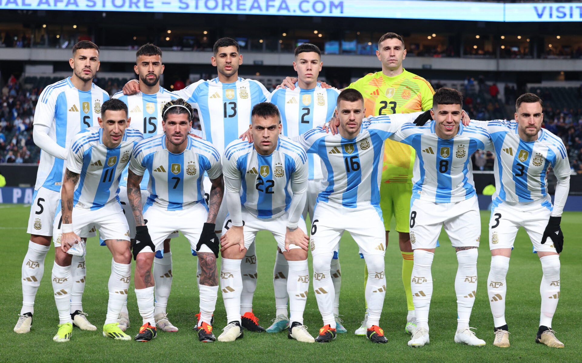 nicolás otamendi