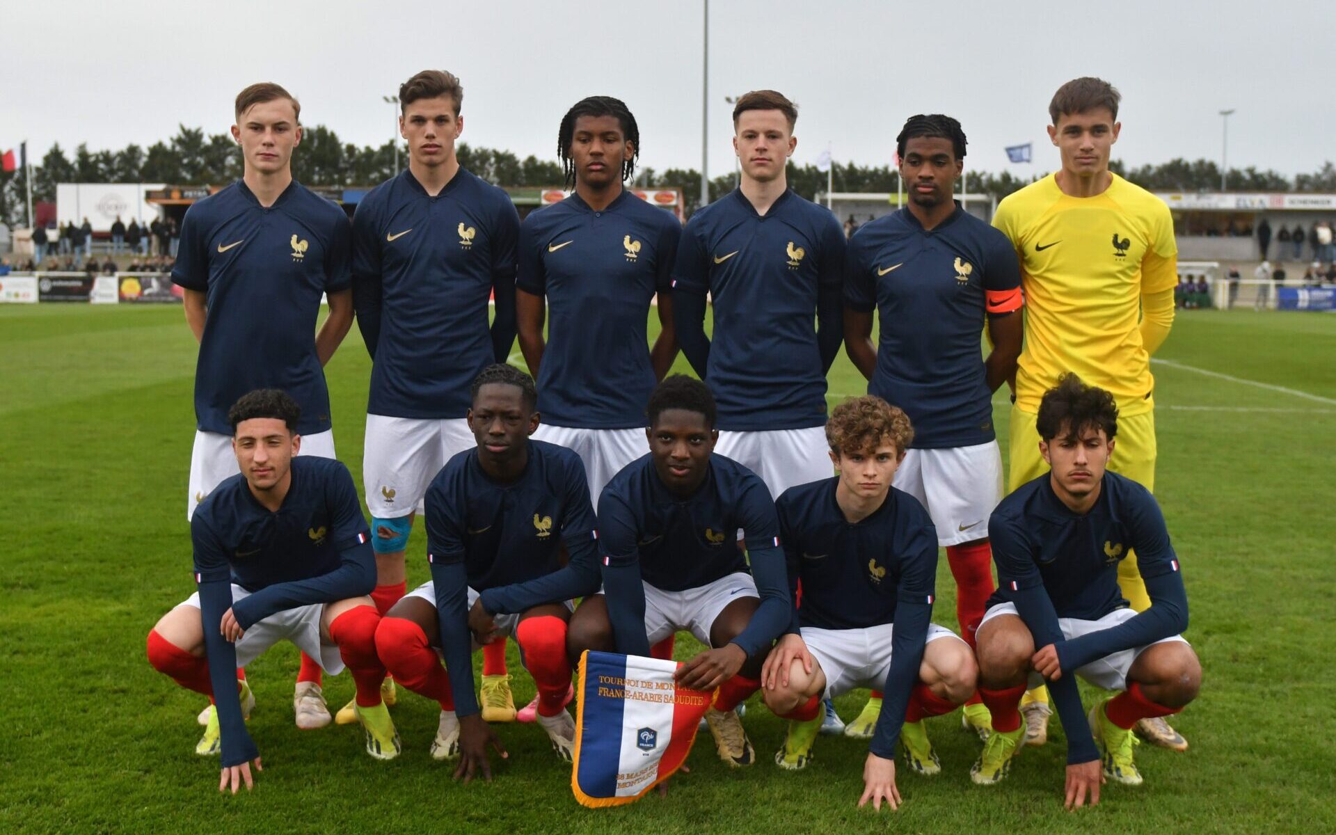 L'équipe de France U16 avec le gardien Axel Barreau (OL) au tournoi de Montaigu