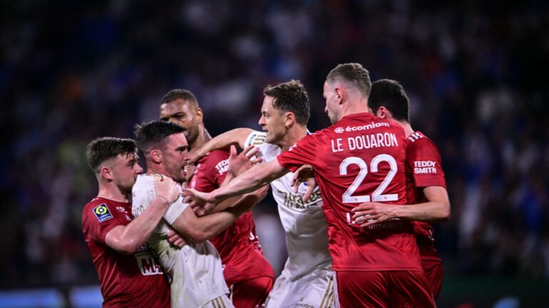 Altercation entre les joueurs de l'OL et ceux de Brest, dimanche 14 avril 2024