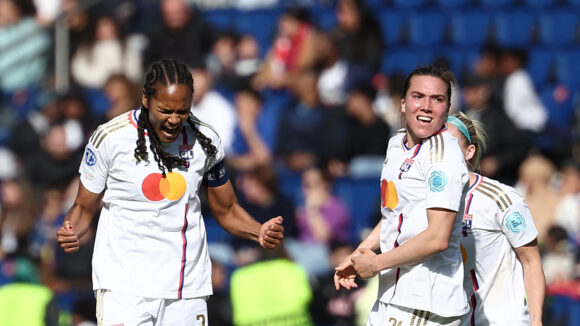 Wendie Renard et Vanessa Gilles lors de PSG - OL