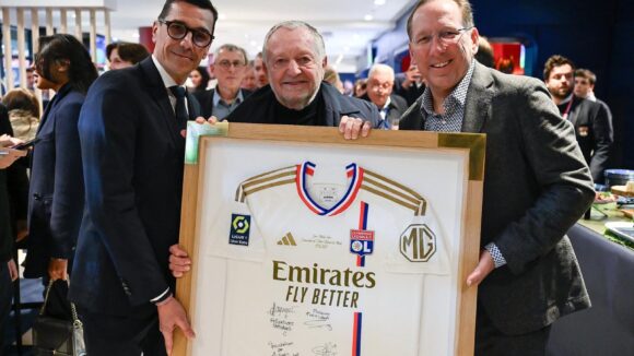 Jean-Michel Aulas avec Laurent Prud'homme et John Textor lors d'OL - Valenciennes