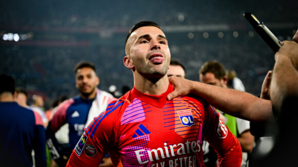 Anthony Lopes ému au moment de se présenter devant les virages après OL - Strasbourg