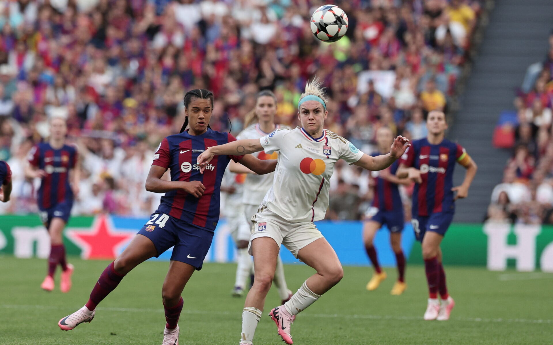 Ellie Carpenter (OL) face à Barcelone