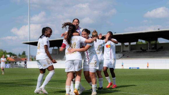 La joie des joueuses de l'OL après le but d'Alice Marques à Bordeaux