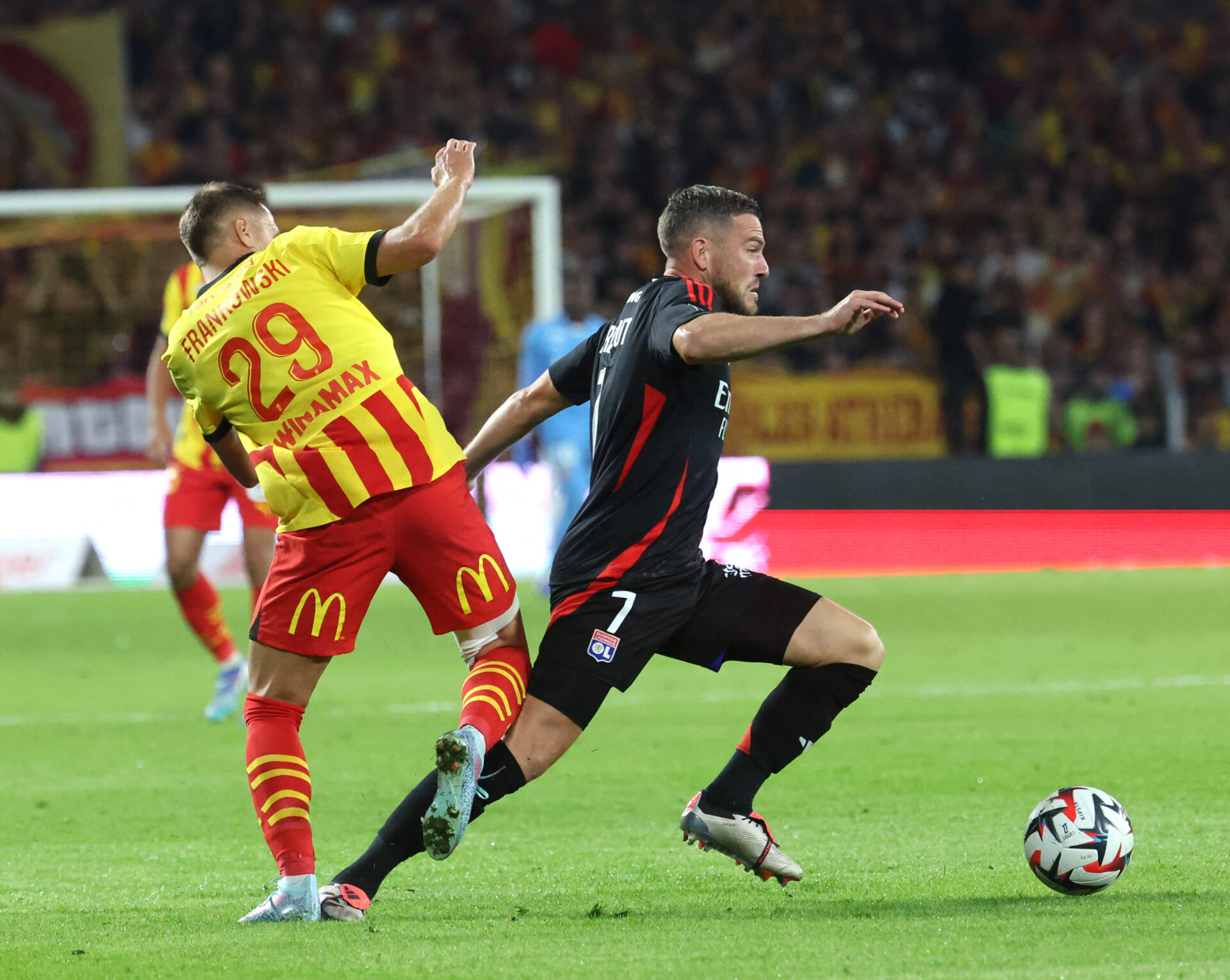 Jordan Veretout contre Lens avec l'OL