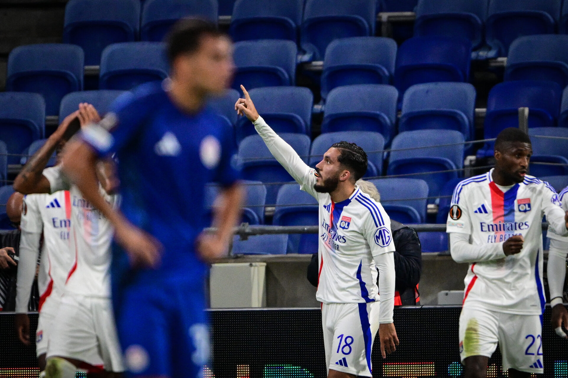 Crisp Paris Fc - Ol : Abner Et De Carvalho Lancés Dans Le Onze Image for Mobile Crisp Paris Fc - Ol : Abner Et De Carvalho Lancés Dans Le Onze Image for Mobile
