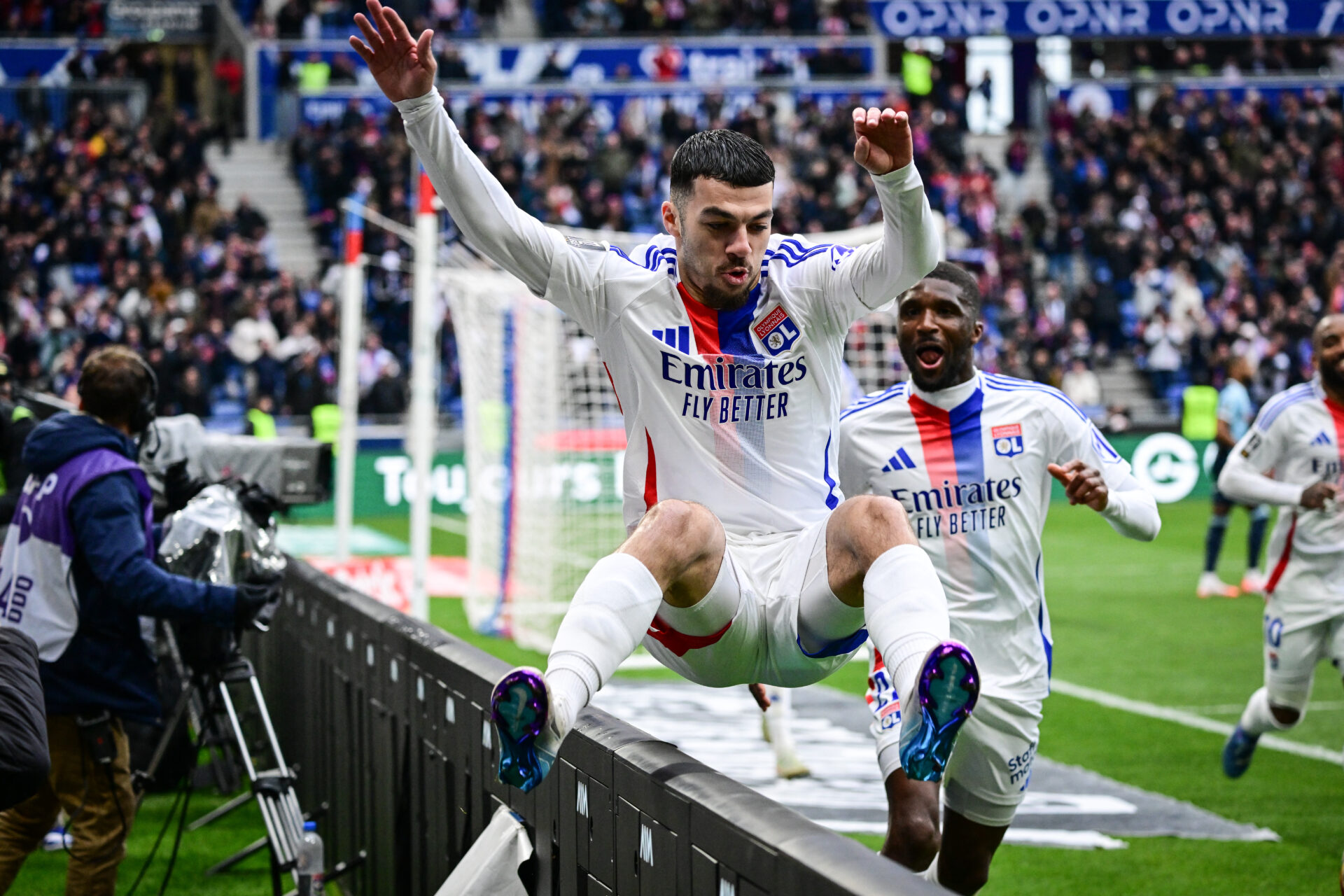 The Olympique Lyonnais team, 2005 – La SO