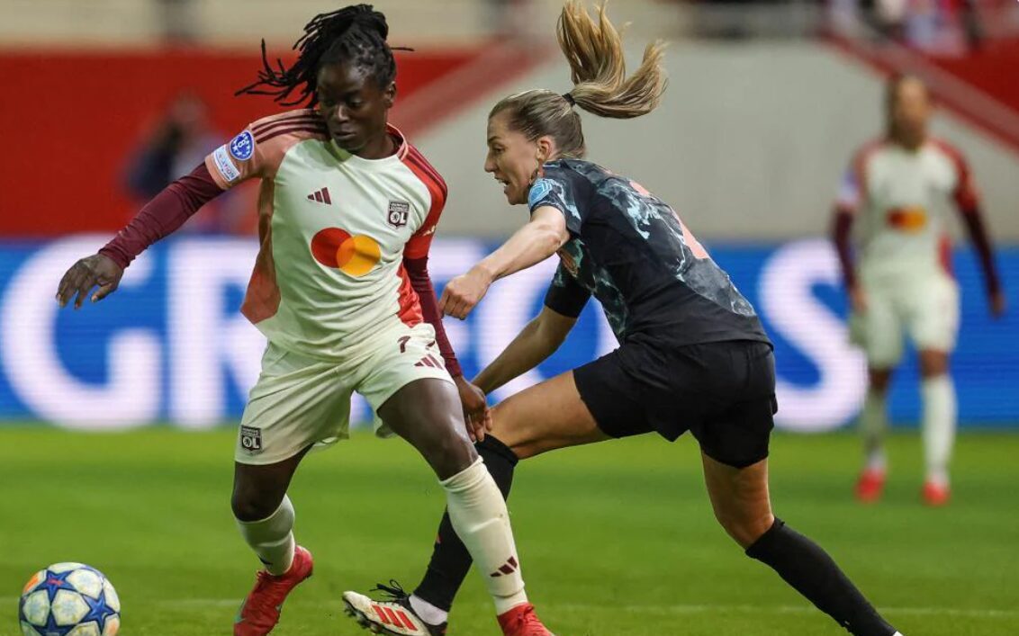 Tabitha Chawinga, joueuse de l'OL, contre le Bayern