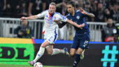 Jordan Veretout (OL) et Lenny Yoro -Manchester United)