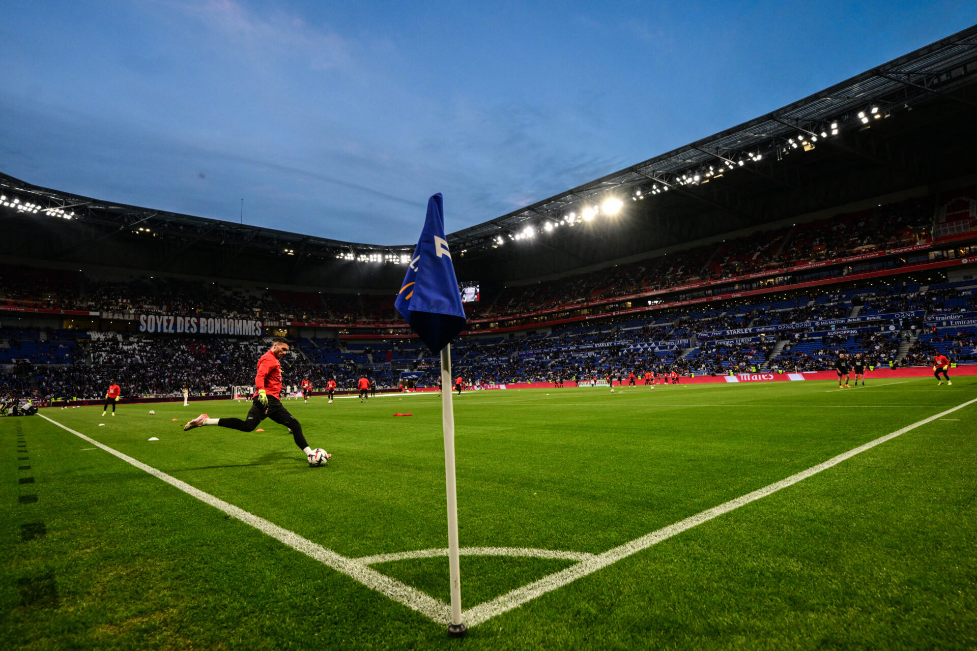 
		Commentaires sur Quel bilan au Parc OL depuis dix ans ? par Interol		