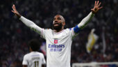 Alexandre Lacazette après son 200e but avec l'OL contre Angers